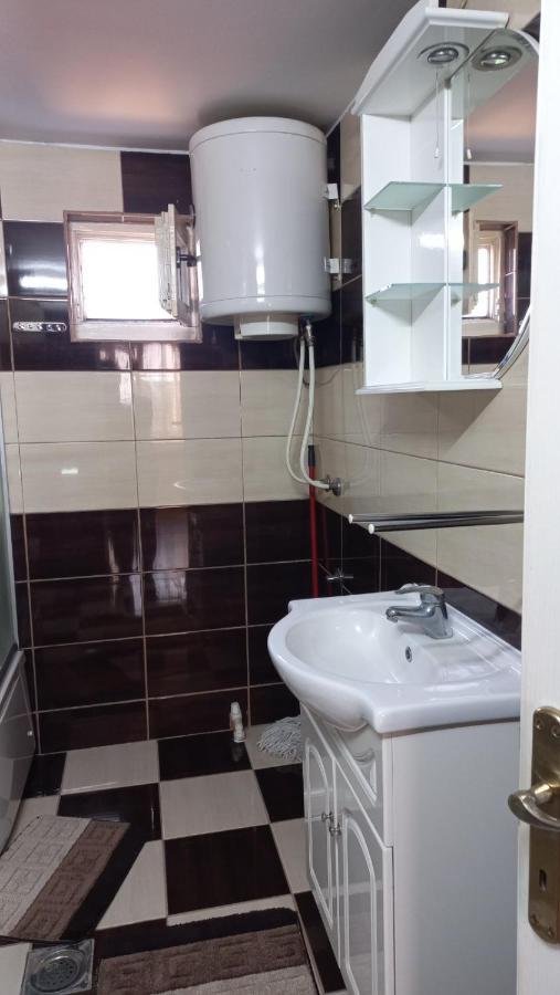 Apartman Sasa Враня Екстериор снимка